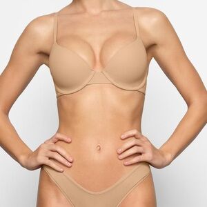 🐻SKIMS Fits Everybody T-Shirt Bra Ochre